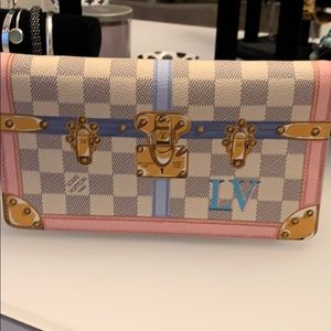 Louis Vuitton clutch pouchette